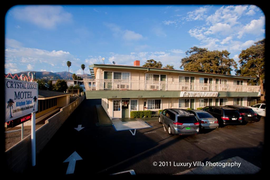 Crystal Lodge Motel image 10